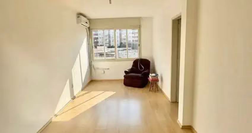 Excelente apartamento 2 quartos 1 vaga de garagem escriturada prédio com elevador a venda no bairro menino deus,