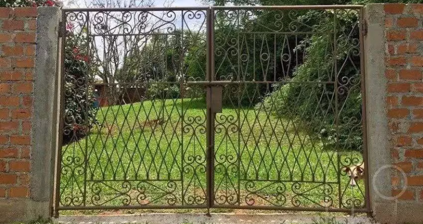 Casa para venda - 570m², 3 dormitórios, sendo 1 suites, 2 vagas - hípica