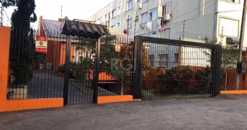 Casa com 3 quartos à venda na Rua Pedro Boticário, 142, Glória, Porto Alegre