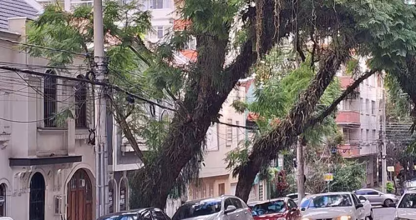 Casa com 4 quartos à venda na Rua Castro Alves, 119, Independência, Porto Alegre