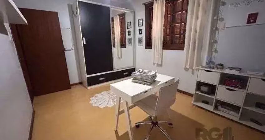 Casa com 3 quartos à venda na Rua Capitão Manoel Pozo Bravo, 165, Partenon, Porto Alegre