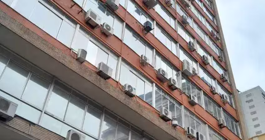 Salas com  meio andar,para empresas ou órgãos públicos com 262,41m2 ,centro