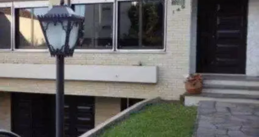 Casa com 3 quartos à venda na Rua Professor Carvalho Freitas, 149, Teresópolis, Porto Alegre
