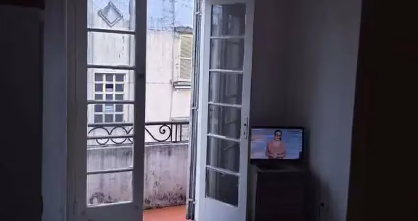 Apartamento residencial mobiliado à venda na cidade baixa!