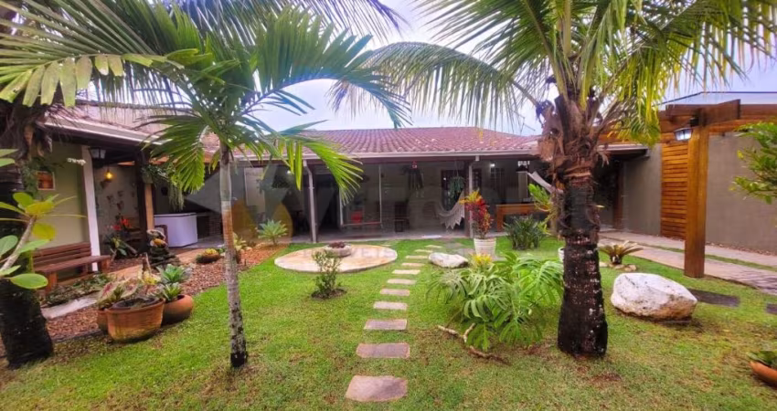 Casa com 3 dormitórios no Capricórnio.