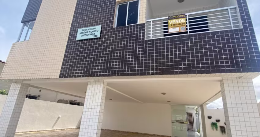 3 quartos, varanda e garagem coberta