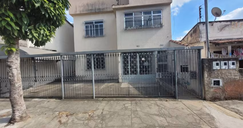 Casa para Venda em Juiz de Fora, Cerâmica, 3 dormitórios, 2 banheiros, 2 vagas