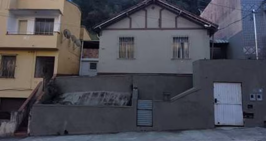 Casa para Locação em Juiz de Fora, Grajaú, 3 dormitórios, 1 banheiro