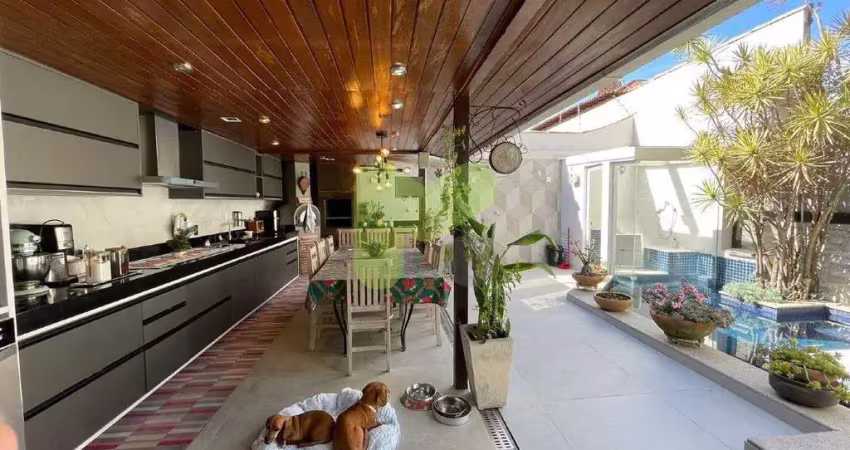 Casa à venda, 5 quartos, 4 suítes, 2 vagas, Praia do Pecado - Macaé/RJ