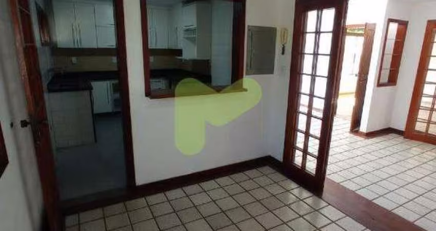 Alugo Casa térrea na Ilha da Caieira