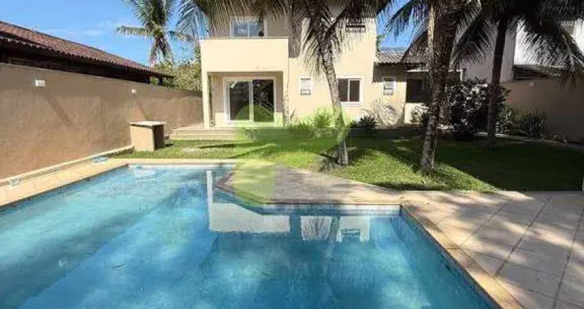Casa aconchegante à venda, com 260 m2 de construção e 450 m2 de terreno, localizada no mirante de lagoa.