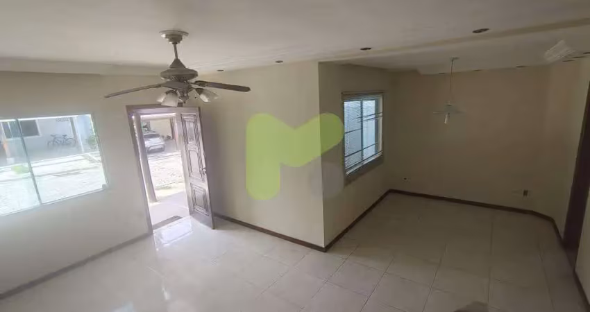 Alugo casa duplex em condomínio na granja dos cavaleiros