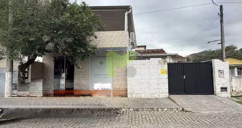 Prédio exclusivo à venda em casimiro de abreu, centro (residencial/comercial) – 335,40 m² de área externa