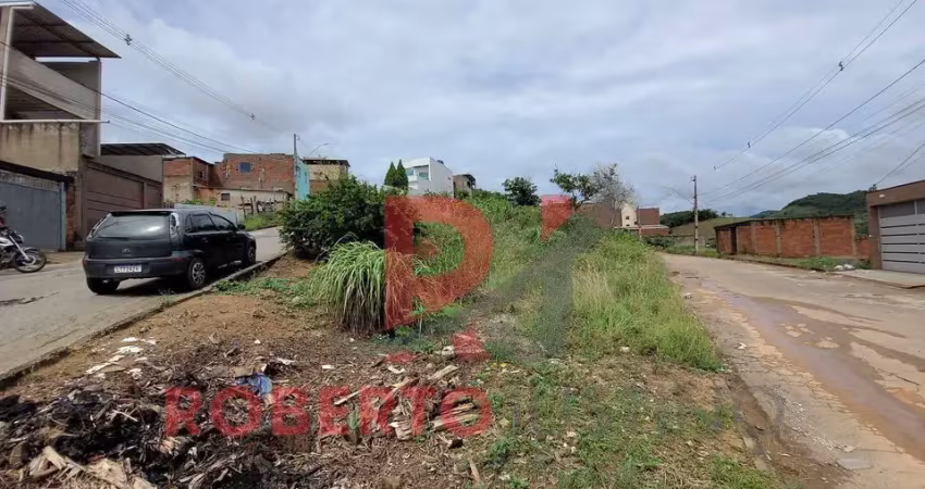 Terreno à venda na Avenida Doutor Getúlio Vargas, Bom Pastor, Santana do Paraíso