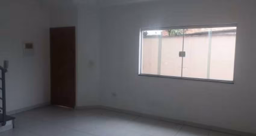 Linda sobrado em condomínio na Região da Vila Paranaguá muito bem localizado