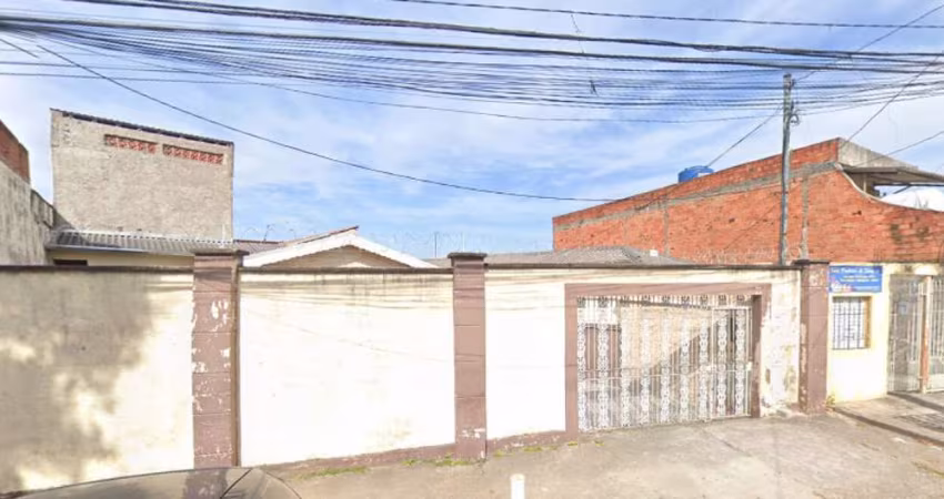 Casa Térrea na Região de Itaquera com 3 dormitórios e 2 vagas