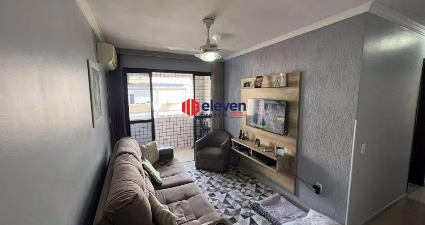 Apartamento de 2 Quartos, 2 Banheiros, com 2 Elevadores, de Frente, com Piscina e Churrasqueira - Uma Suíte[