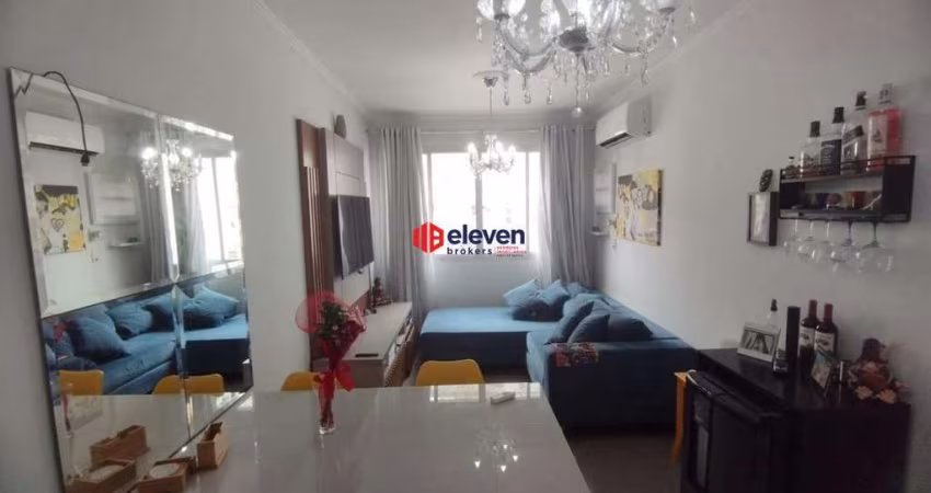 Apartamento à venda, 2 dormitórios na praia do José Menino, em Santos-SP