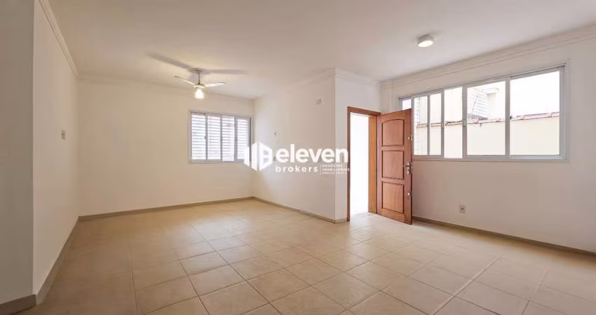 Casa Sobreposta Térrea com Quintal na Ponta da Praia – Santos
