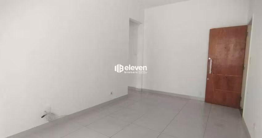Apartamento à Venda no Boqueirão – Conforto e Localização a 250m da Praia!