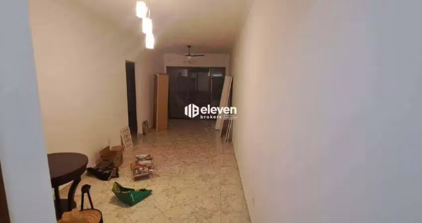 Apartamento marapé , 2 dormitórios, varanda, garagem demarcada