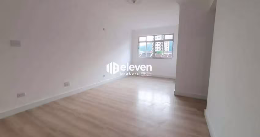 Apartamento reformado de 2 dormitórios – localização estratégica entre os canais 1 e 2!