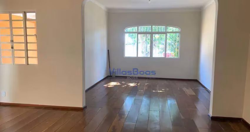 Venda de casa Térrea, lote inteiro Jardim das Indestrias