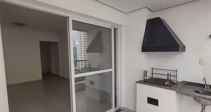 Apartamento com 3 dormitórios e churrasqueira na varanda!