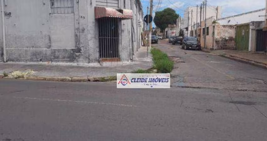 Salão Comercial de Esquina, 01 casa e 02 terrenos a VendaR$1.600.000,00 Avenida Miranda Reis Esquina com a Rua Carlos Borralho, Bairro: Poção, Cuiabá
