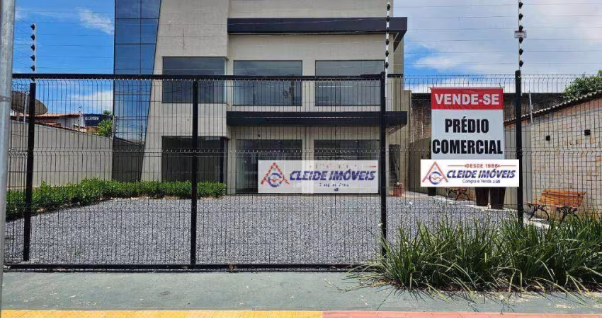 Prédio comercial no CPA I, em frente ao Comper