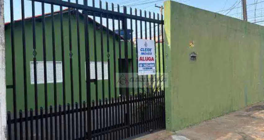 Casa bem localizada região do cpa iii  proximo do mercado vora, farmacia e ponto de onibus a 200 metros  imovel possui 3 quartos , 2 banheiros , sala,