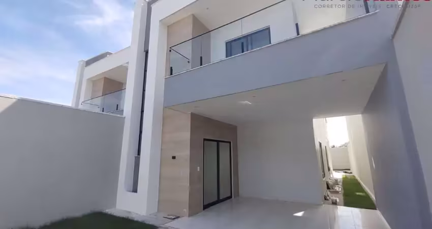 Casa à venda no centro de cascavel-ce: 3 quartos, 3 suítes, 2 vagas, 184,23m²!