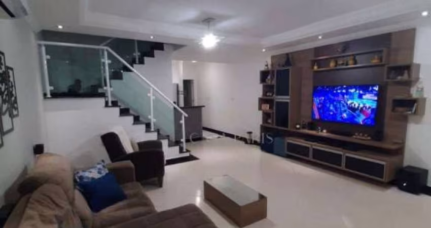 Sobrado à venda, 121 m² por R$ 605.000,00 - Maracanã - Praia Grande/SP