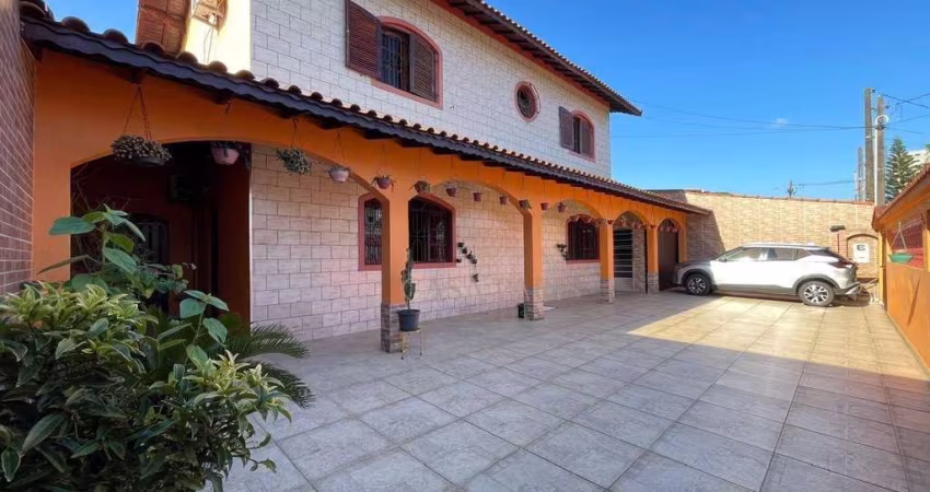 Sobrado com 3 dormitórios à venda, 246 m² por R$ 1.166.000,00 - Boqueirão - Praia Grande/SP