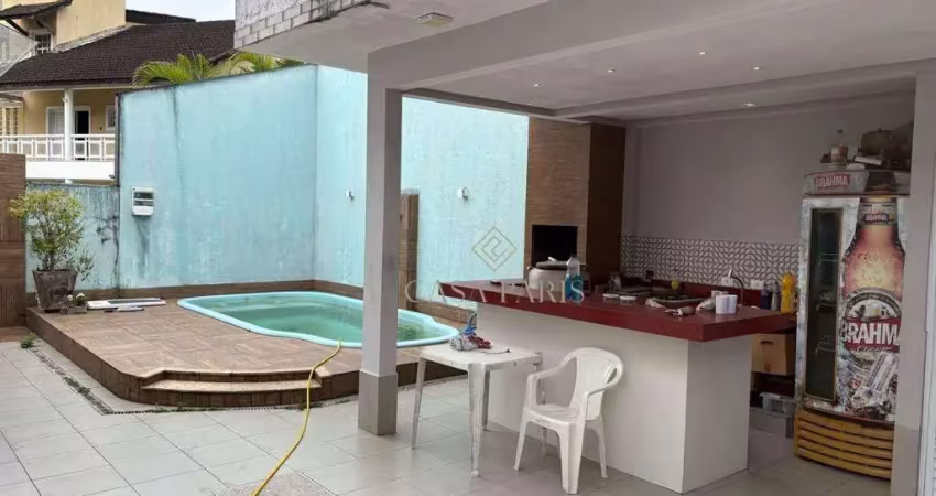 Sobrado com piscina e churrasqueira à venda no canto do forte, em praia grande/sp