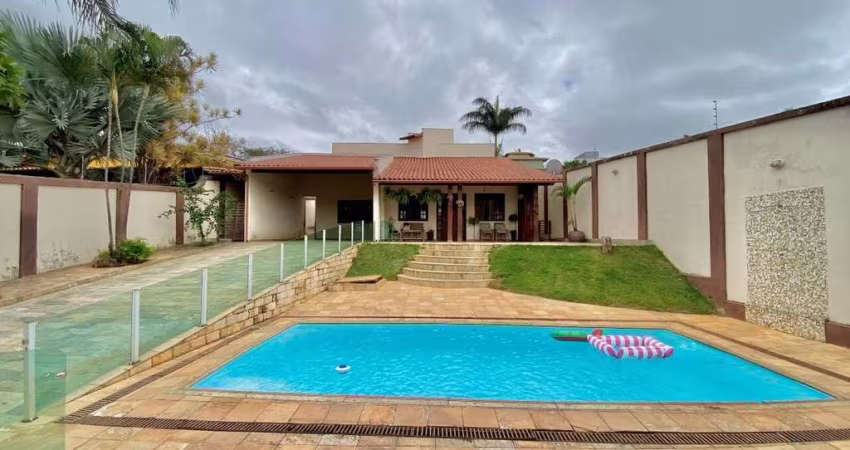 Casa à venda, 4 quartos, 2 suítes, 8 vagas, Trevo - Belo Horizonte/MG