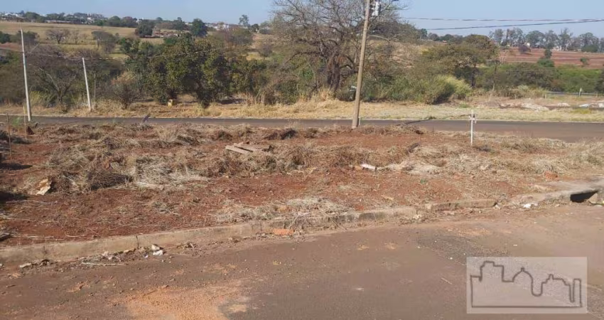 Terreno de esquina a venda no Jardim Universal