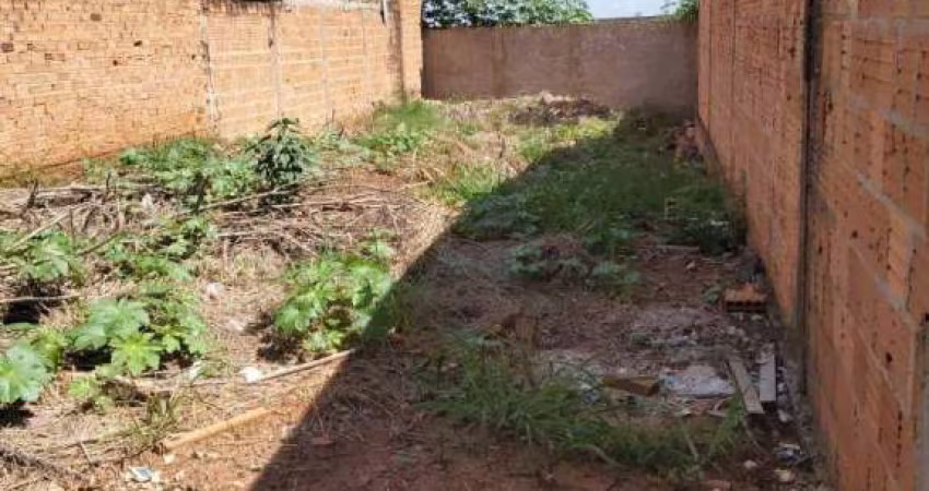 Terreno a venda no Jardim Maria Luiza em Araraquara.