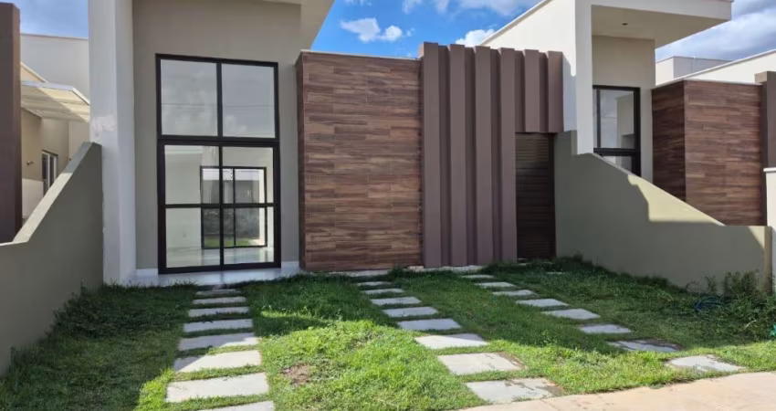 Casa com 2 quartos para aluguel em condomínio no Sim!