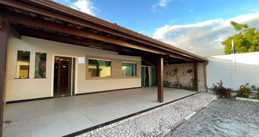 Casa mobiliada com 3 quartos em condomínio no bairro Sim!