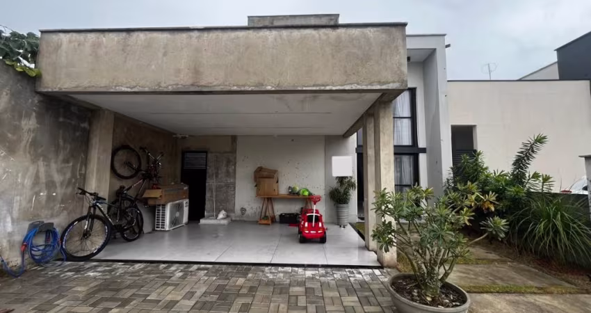 Casa com 4 quartos á venda em condomínio no Sim- Feira de Santana-Ba.