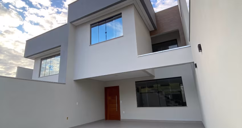 Linda casa no bairro Tiradentes em Ipatinga/MG