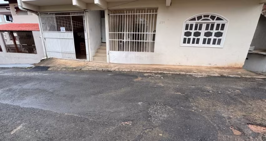 Vendo casa no centro de Marechal Floriano