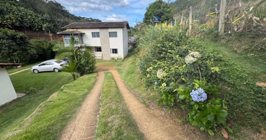 Marechal Floriano, chácara há 13 km da cidade, 2 casas