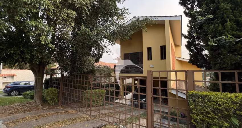 Casa com 3 quartos para alugar no Granja Viana, Cotia 