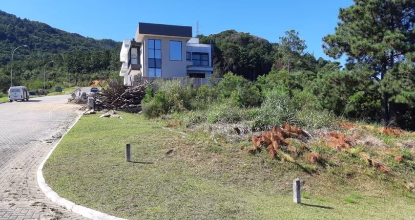 Terreno em loteamento de alto padrão