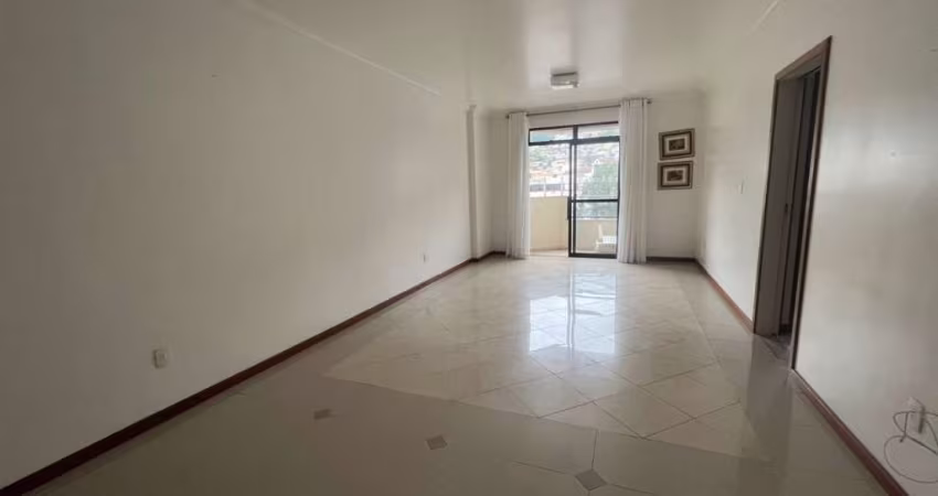 Apartamento de 2 dormitórios, Centro.