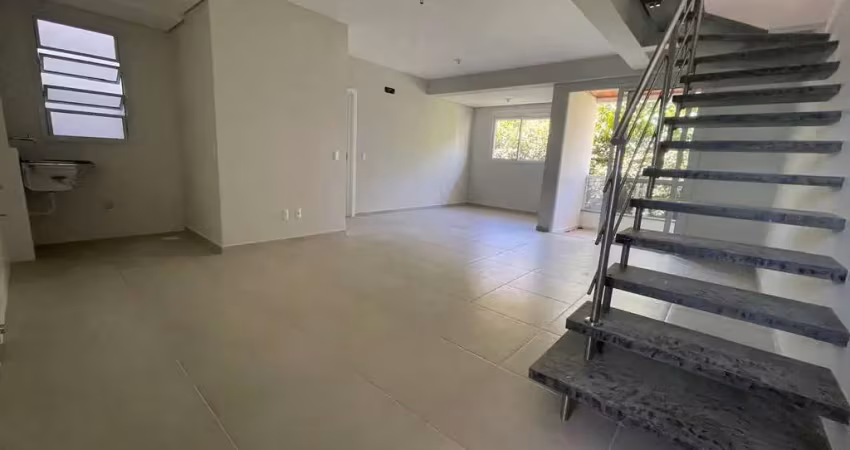 Duplex amplo e arejado em Itacorubi: Seu novo lar