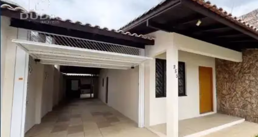 Casa com 3 quartos à venda na Rua Itabira, Itacorubi, Florianópolis