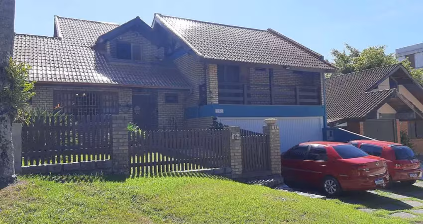Casa com 4 quartos à venda na Rua Vergílio Ponciano, João Paulo, Florianópolis